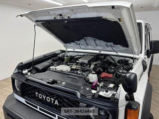 Toyota Land Cruiser 70 2024-01 8485570-13