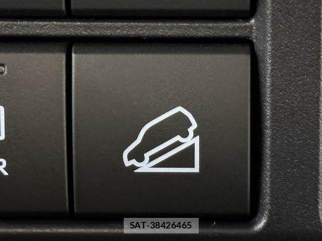Toyota Land Cruiser 70 2024-01 8485570-7