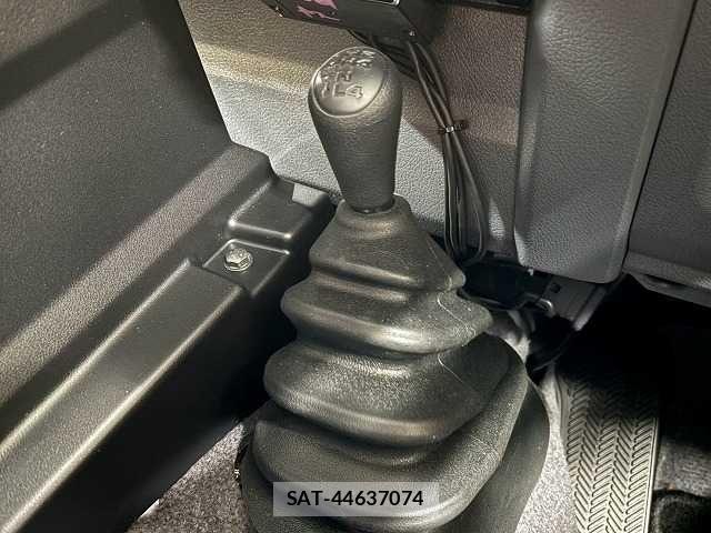 Toyota Land Cruiser 70 2024-12 8485571-5