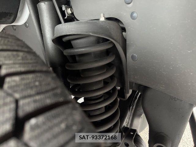 Toyota Land Cruiser 70 2025-03 8525422-19