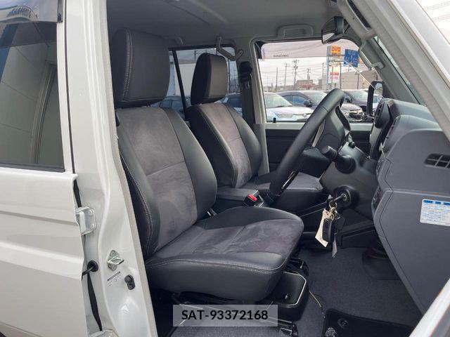 Toyota Land Cruiser 70 2025-03 8525422-7