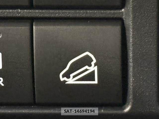 Toyota Land Cruiser 70 2024-01 8627352-6