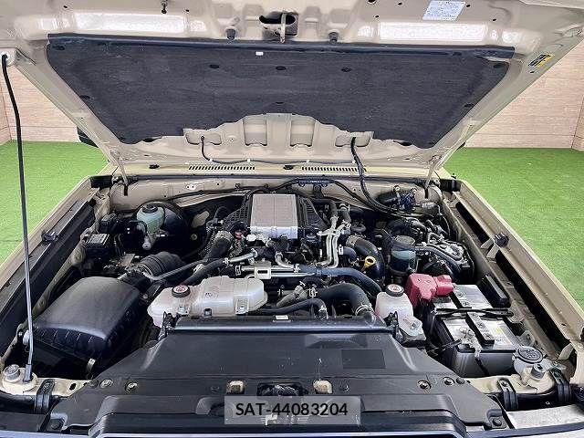 Toyota Land Cruiser 70 2023-12 8627355-13