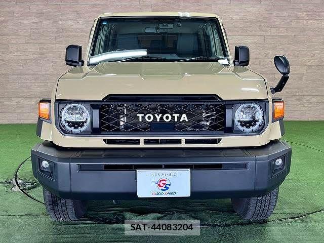 Toyota Land Cruiser 70 2023-12 8627355-14