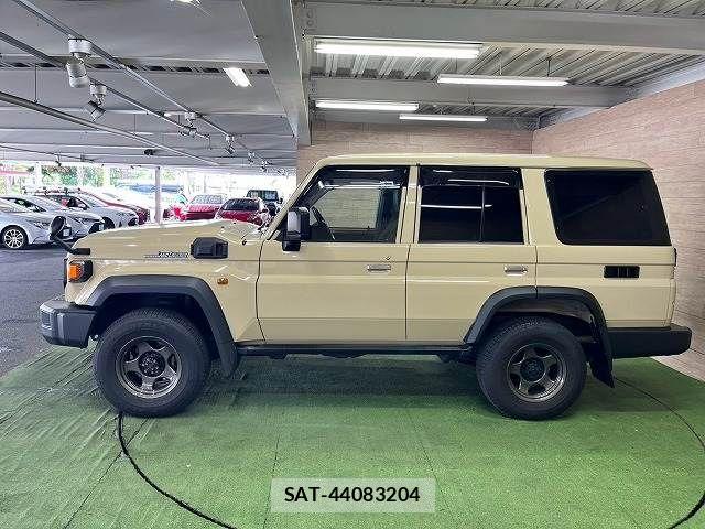 Toyota Land Cruiser 70 2023-12 8627355-16