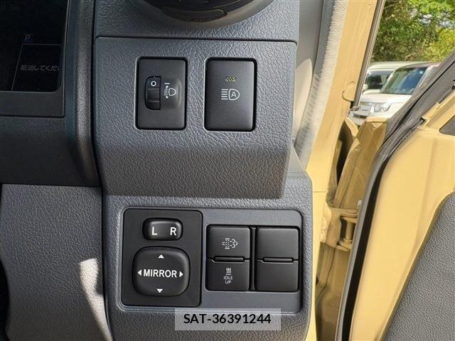 Toyota Land Cruiser 70 2025-03 8659754-20