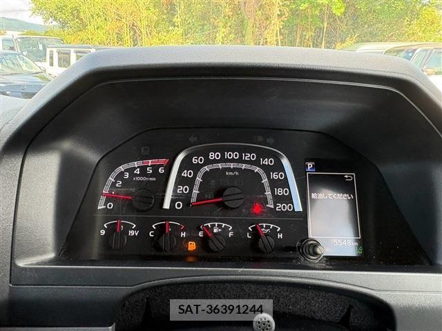 Toyota Land Cruiser 70 2025-03 8659754-28