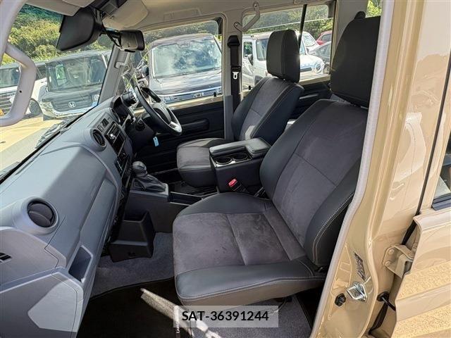 Toyota Land Cruiser 70 2025-03 8659754-5