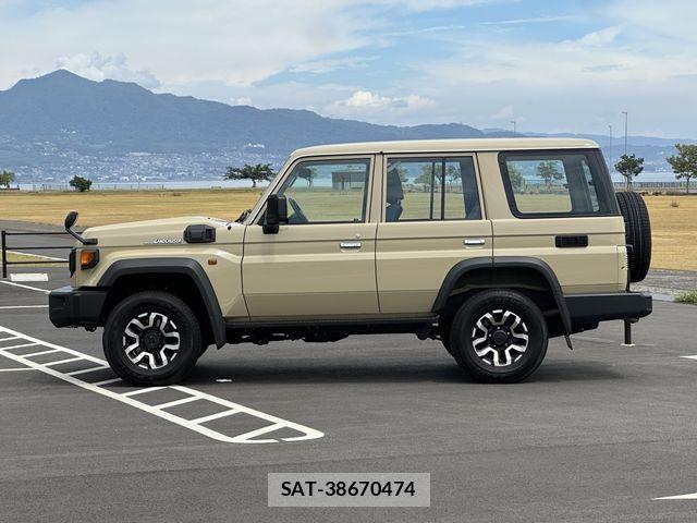 Toyota Land Cruiser 70 2025-03 8659756-25