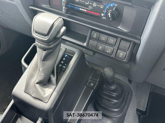 Toyota Land Cruiser 70 2025-03 8659756-5