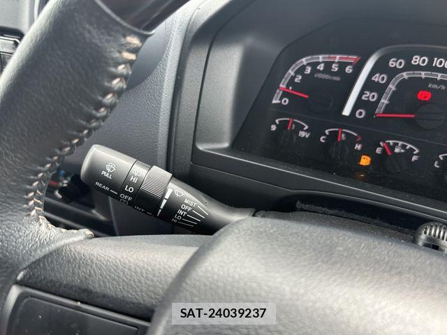 Toyota Land Cruiser 70 2024-10 8829769-13