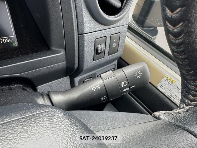 Toyota Land Cruiser 70 2024-10 8829769-14