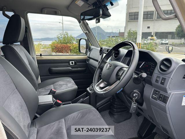 Toyota Land Cruiser 70 2024-10 8829769-15