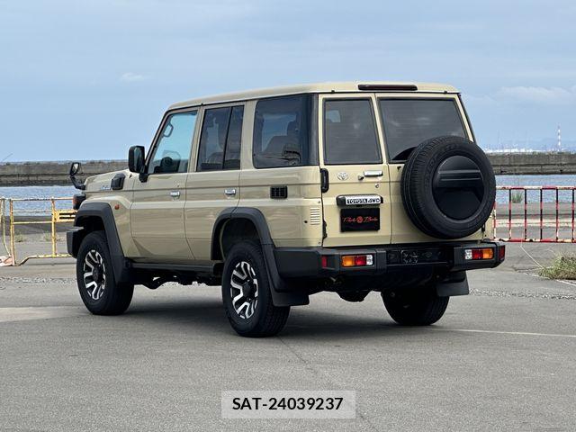 Toyota Land Cruiser 70 2024-10 8829769-21