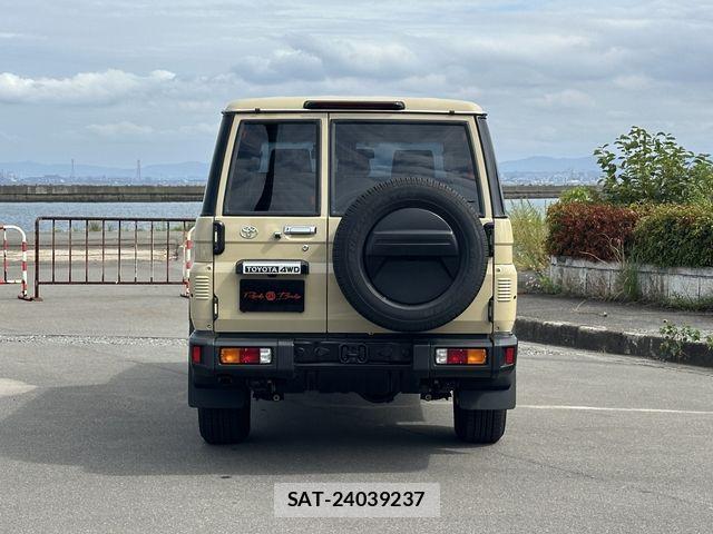 Toyota Land Cruiser 70 2024-10 8829769-22