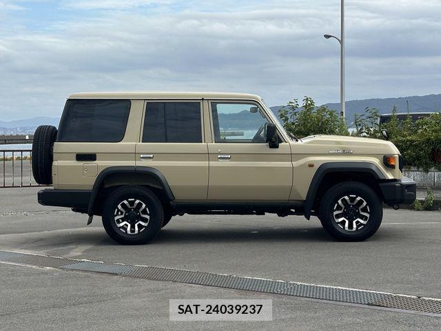 Toyota Land Cruiser 70 2024-10 8829769-24