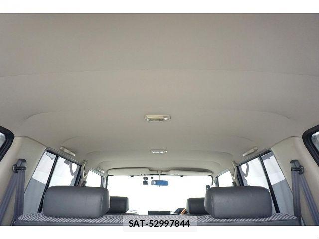 Toyota Land Cruiser 70 1992-01 8880352-9