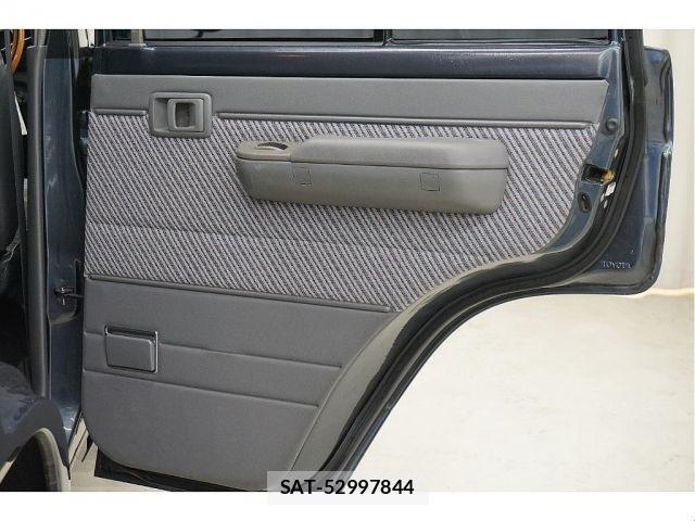 Toyota Land Cruiser 70 1992-01 8880352-12