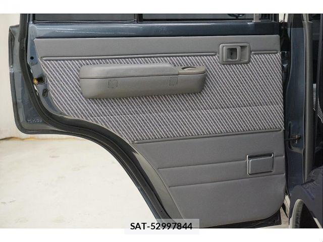 Toyota Land Cruiser 70 1992-01 8880352-14