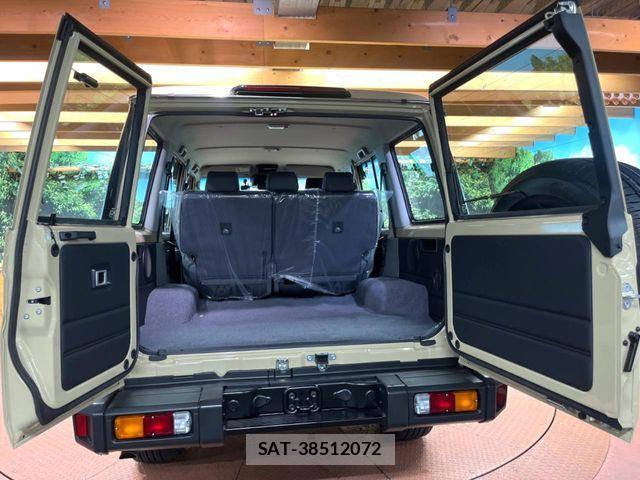 Toyota Land Cruiser 70 2025-11 8880351-8