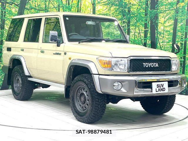 Toyota Land Cruiser 70 2015-04 8158661-13