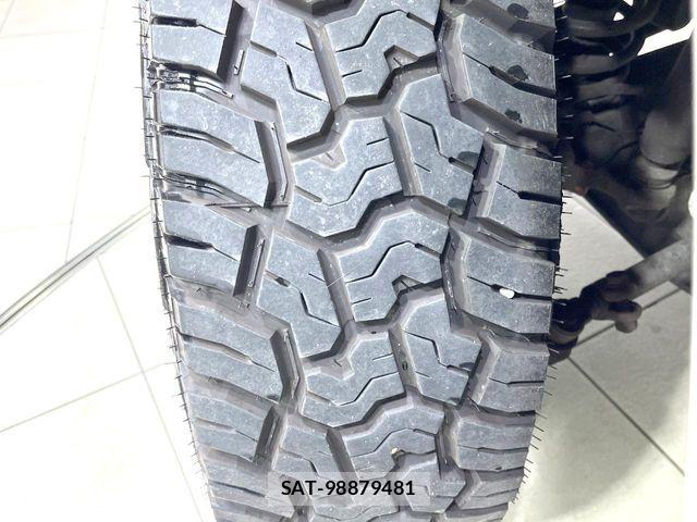 Toyota Land Cruiser 70 2015-04 8158661-18