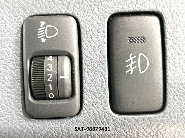 Toyota Land Cruiser 70 2015-04 8158661-4