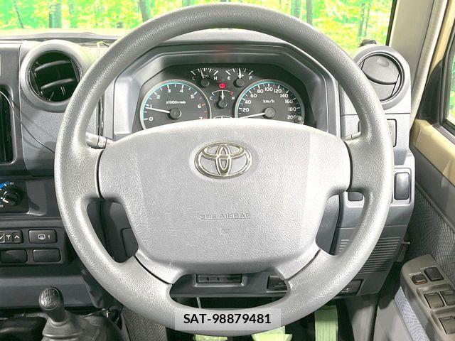 Toyota Land Cruiser 70 2015-04 8158661-8