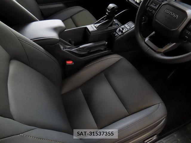 Toyota Land Cruiser FJ 2026-06 7724788-13