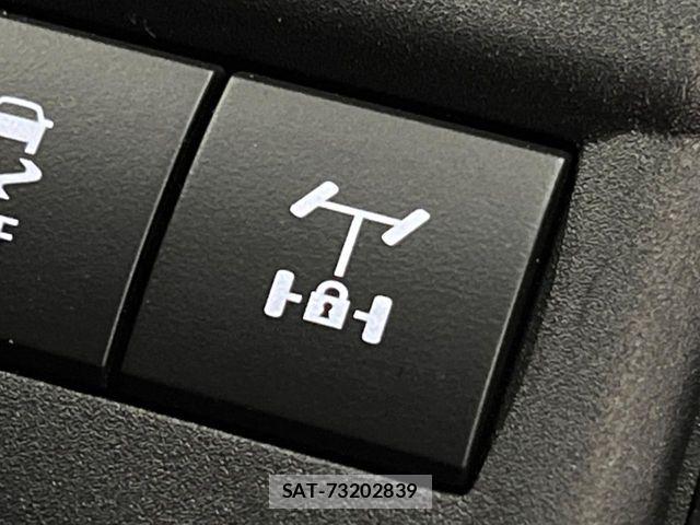 Toyota Land Cruiser FJ 2026-06 7786190-5