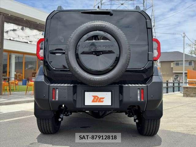 Toyota Land Cruiser FJ 2026-06 7979665-13