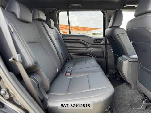 Toyota Land Cruiser FJ 2026-06 7979665-18