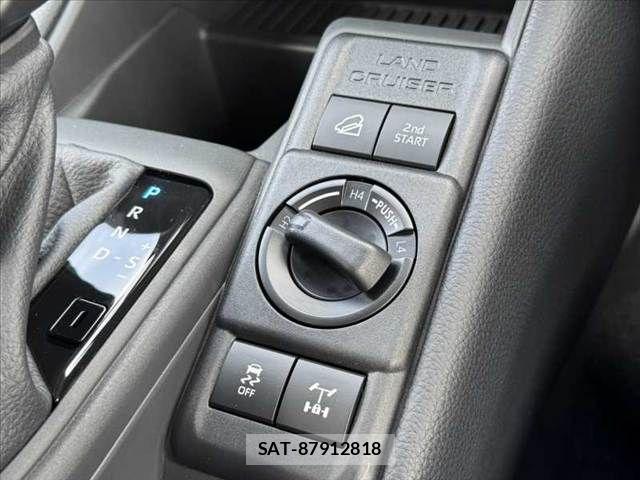 Toyota Land Cruiser FJ 2026-06 7979665-6