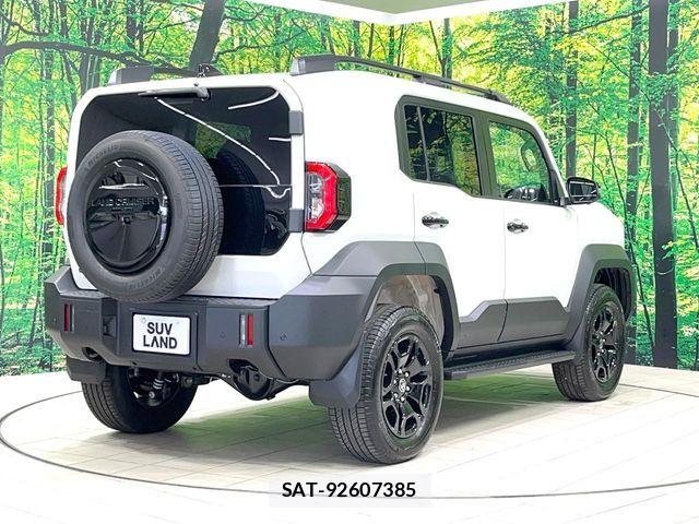 Toyota Land Cruiser FJ 2026-07 8099956-16