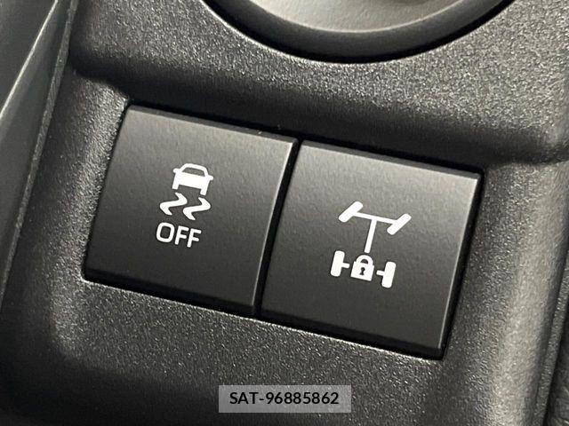 Toyota Land Cruiser FJ 2026-06 8146011-6