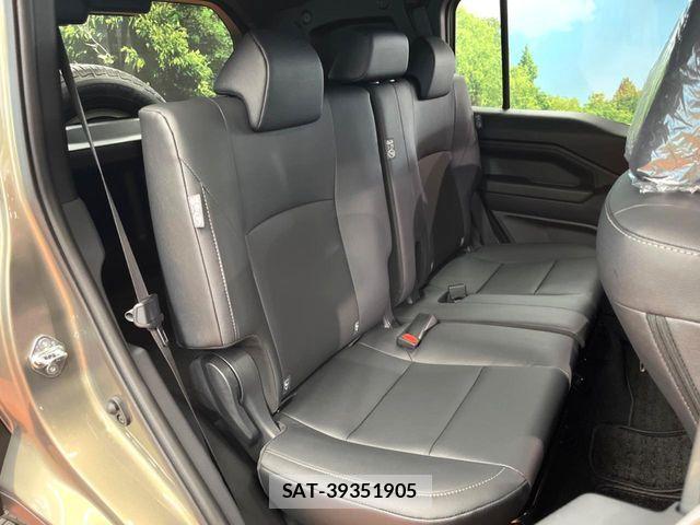 Toyota Land Cruiser FJ 2026-06 8208166-11
