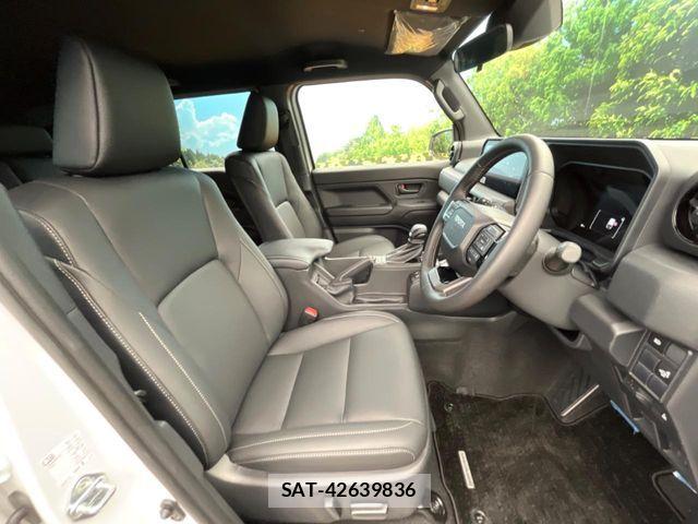 Toyota Land Cruiser FJ 2026-06 8208169-7