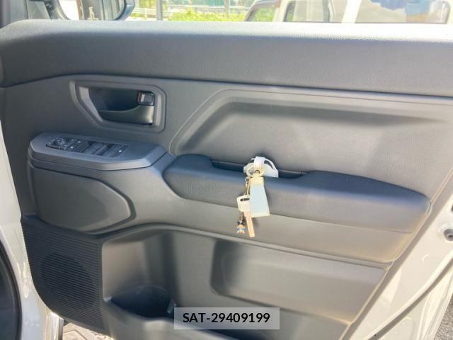 Toyota Land Cruiser FJ 2026-06 8230520-13