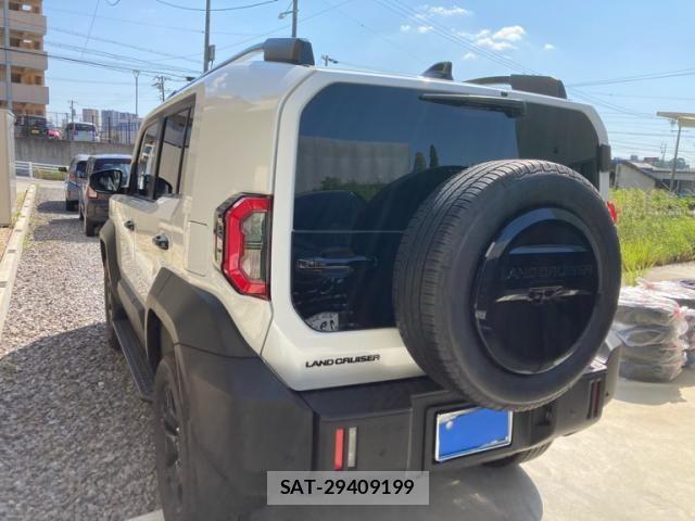 Toyota Land Cruiser FJ 2026-06 8230520-2