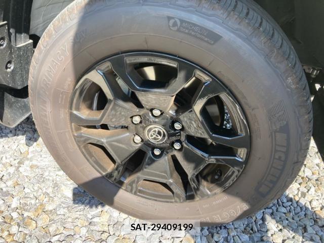 Toyota Land Cruiser FJ 2026-06 8230520-4
