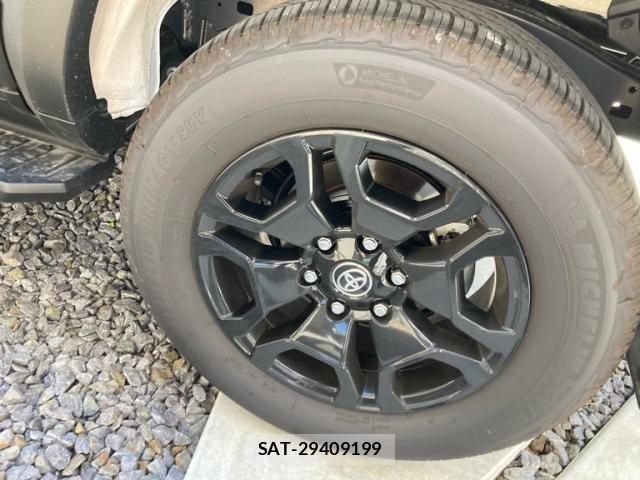 Toyota Land Cruiser FJ 2026-06 8230520-6