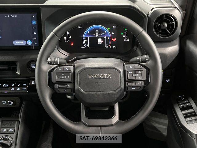 Toyota Land Cruiser FJ 2026-07 8245606-12