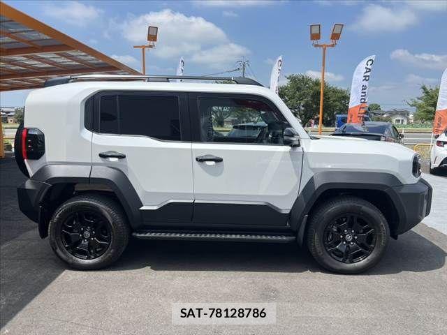 Toyota Land Cruiser FJ 2026-06 8315038-11