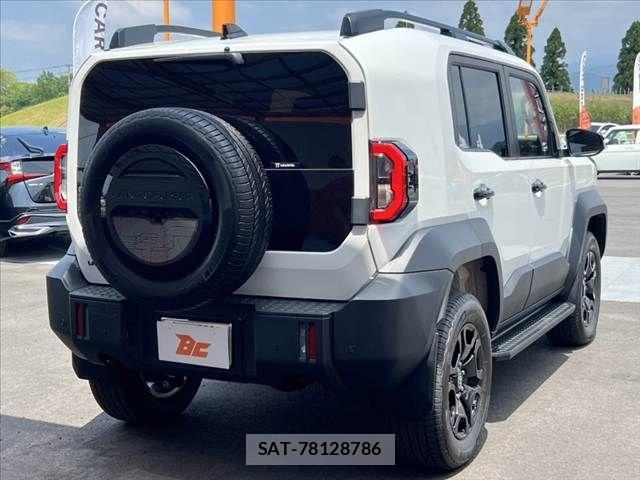 Toyota Land Cruiser FJ 2026-06 8315038-12