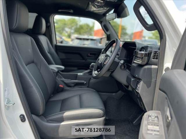 Toyota Land Cruiser FJ 2026-06 8315038-15