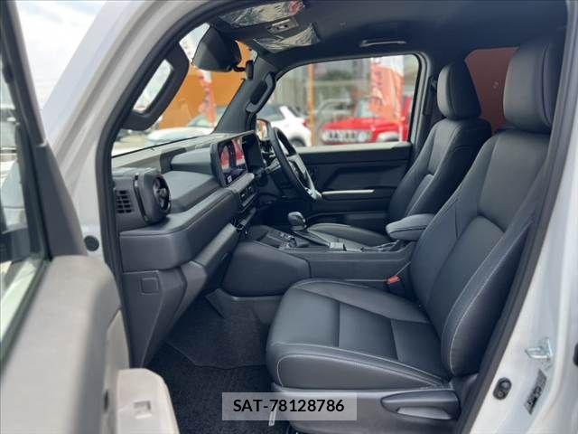 Toyota Land Cruiser FJ 2026-06 8315038-16
