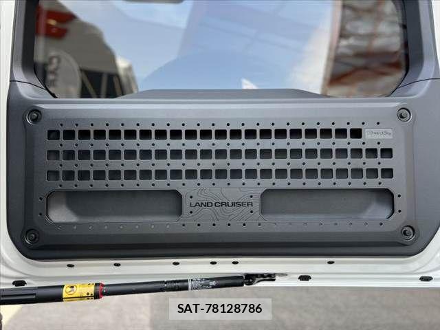Toyota Land Cruiser FJ 2026-06 8315038-23