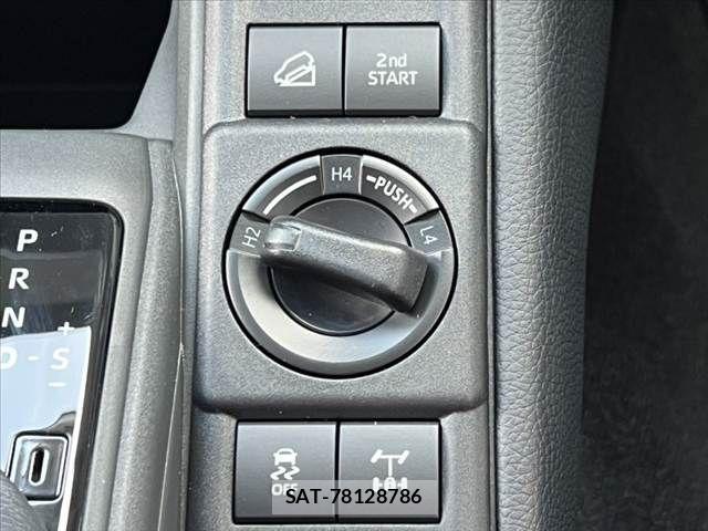 Toyota Land Cruiser FJ 2026-06 8315038-4