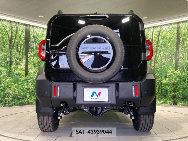 Toyota Land Cruiser FJ 2026-07 8336436-14