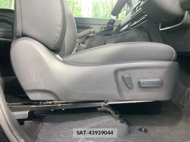 Toyota Land Cruiser FJ 2026-07 8336436-5